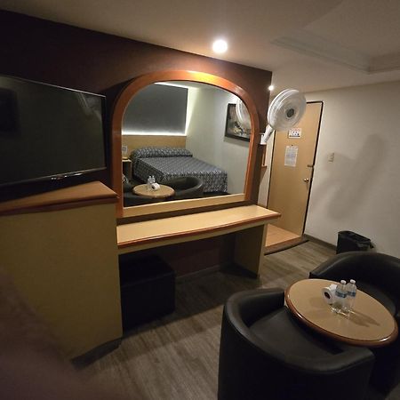 Hotel Y Villas Gran Via 멕시코 시 외부 사진