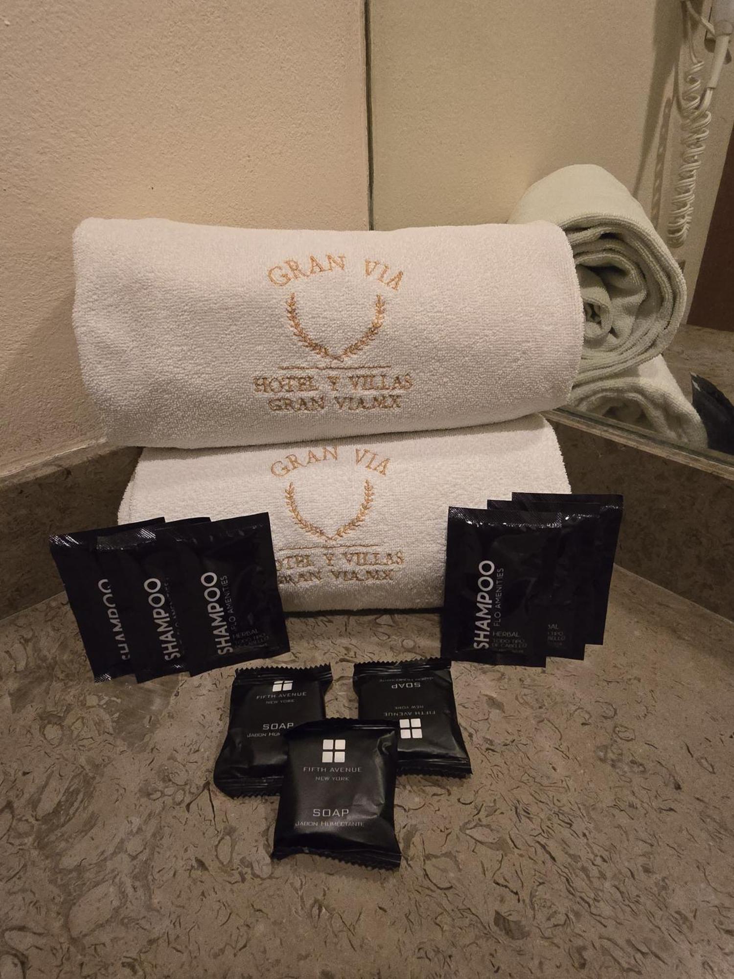 Hotel Y Villas Gran Via 멕시코 시 외부 사진