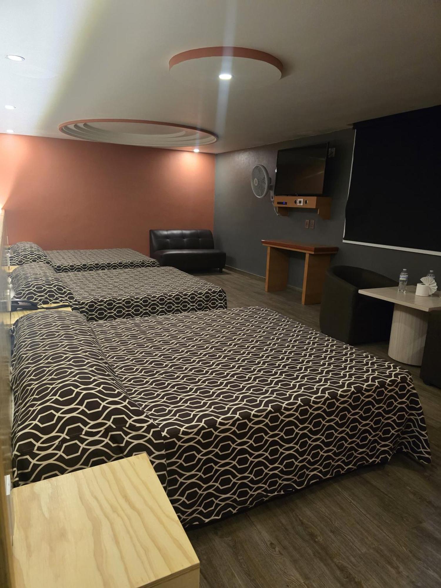 Hotel Y Villas Gran Via 멕시코 시 외부 사진
