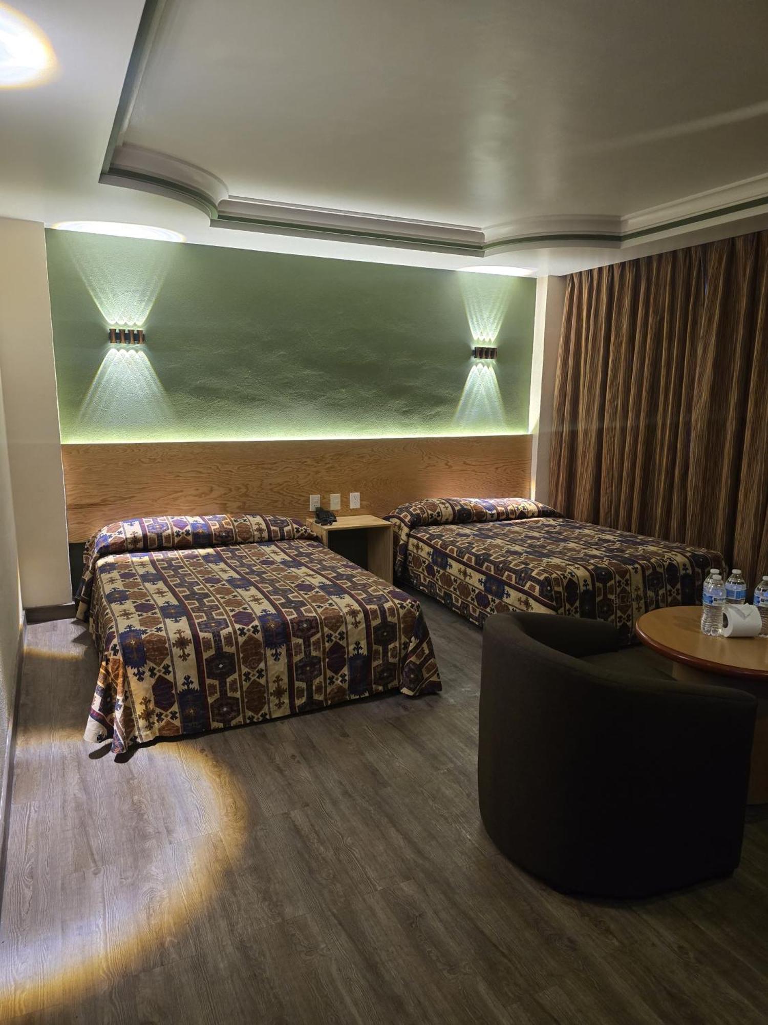 Hotel Y Villas Gran Via 멕시코 시 외부 사진
