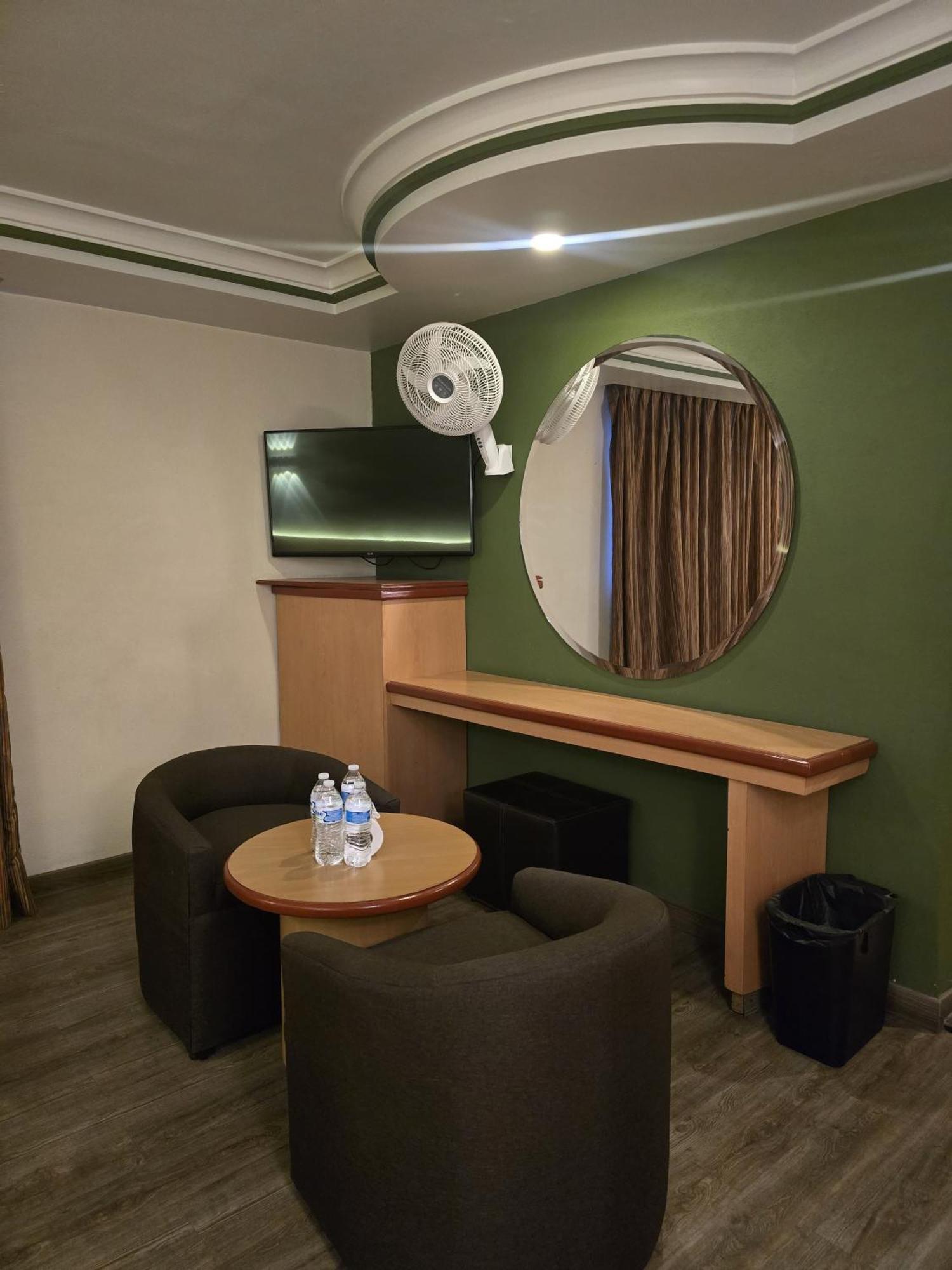 Hotel Y Villas Gran Via 멕시코 시 외부 사진