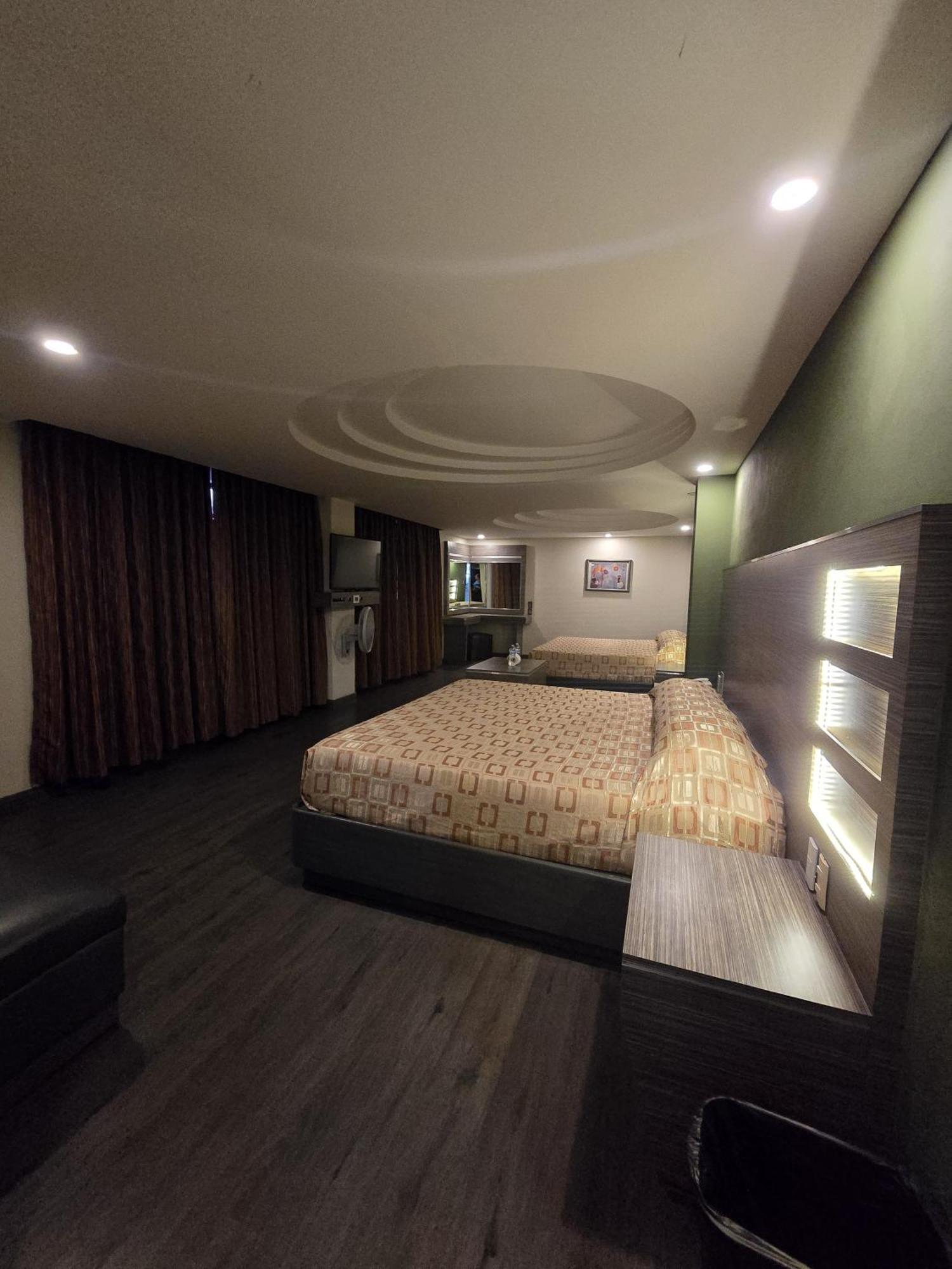 Hotel Y Villas Gran Via 멕시코 시 외부 사진