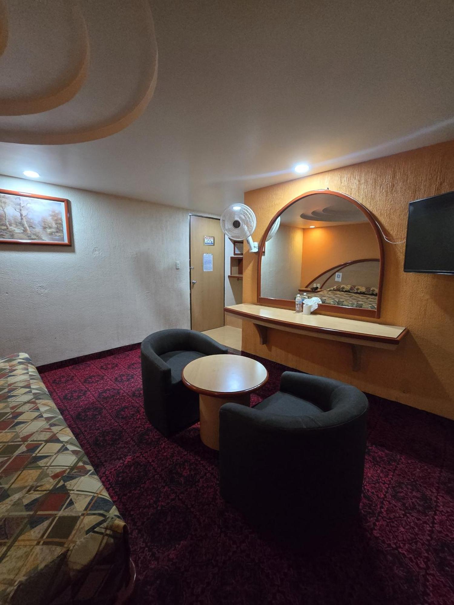 Hotel Y Villas Gran Via 멕시코 시 외부 사진