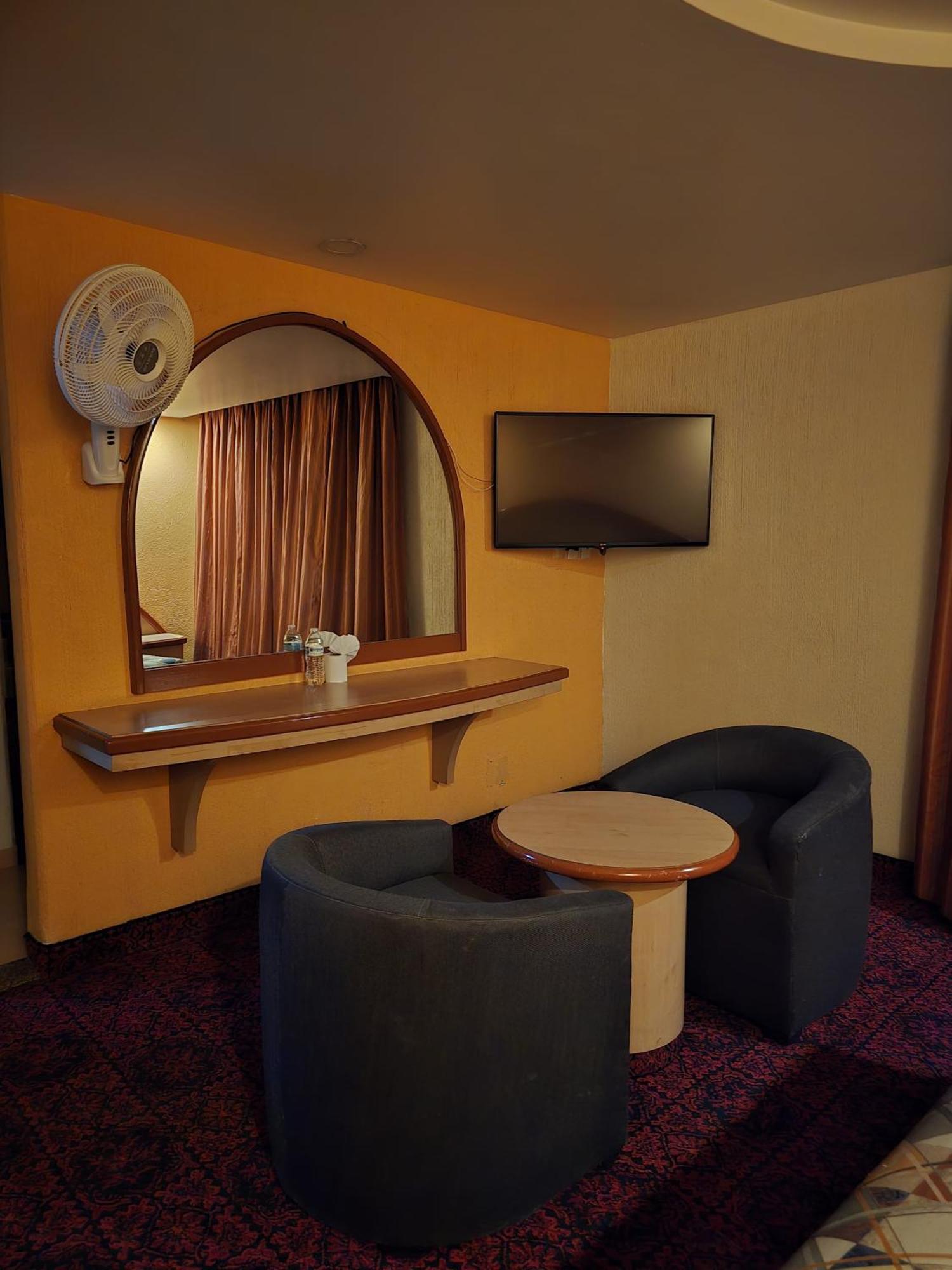 Hotel Y Villas Gran Via 멕시코 시 외부 사진