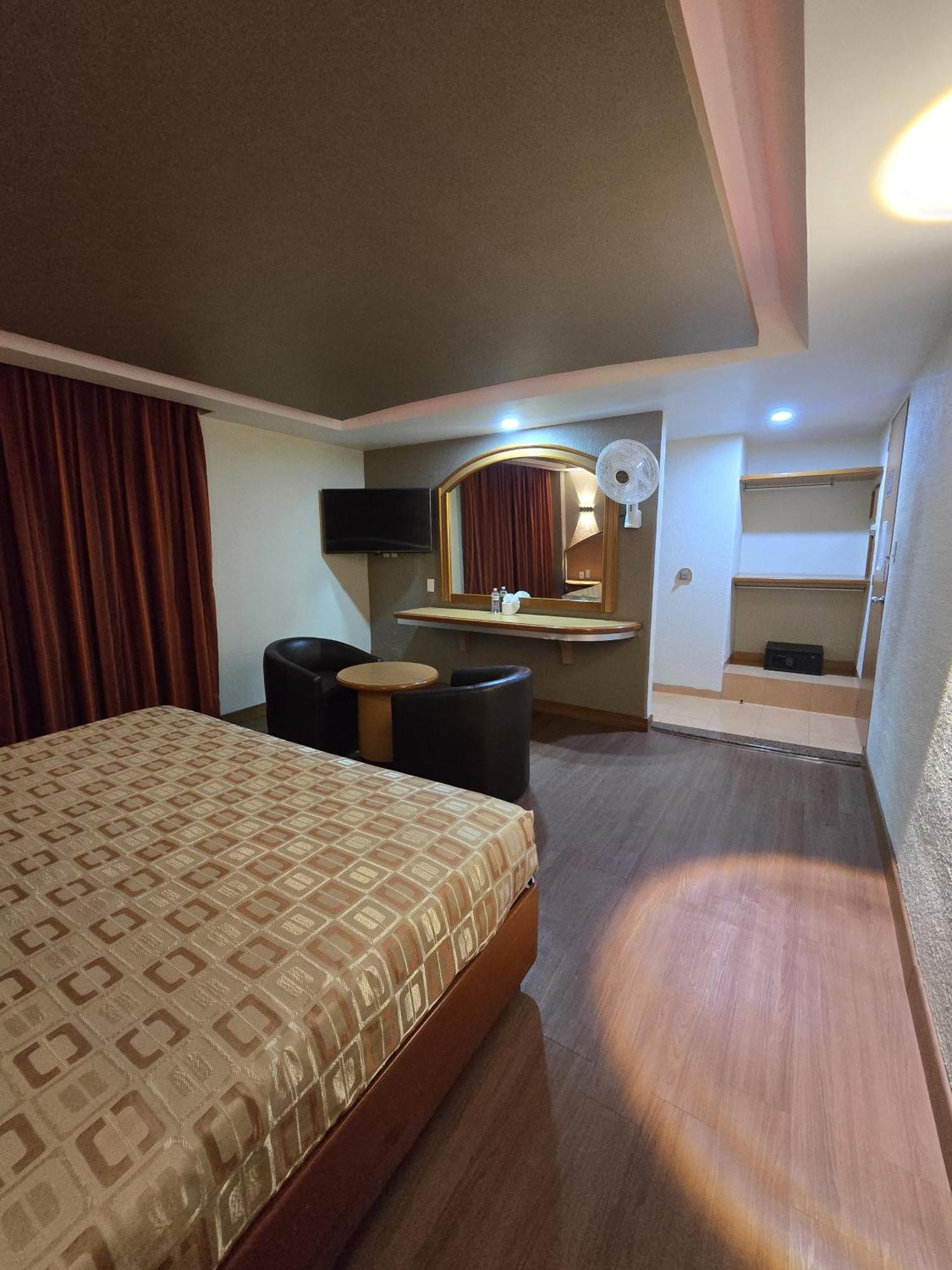 Hotel Y Villas Gran Via 멕시코 시 외부 사진