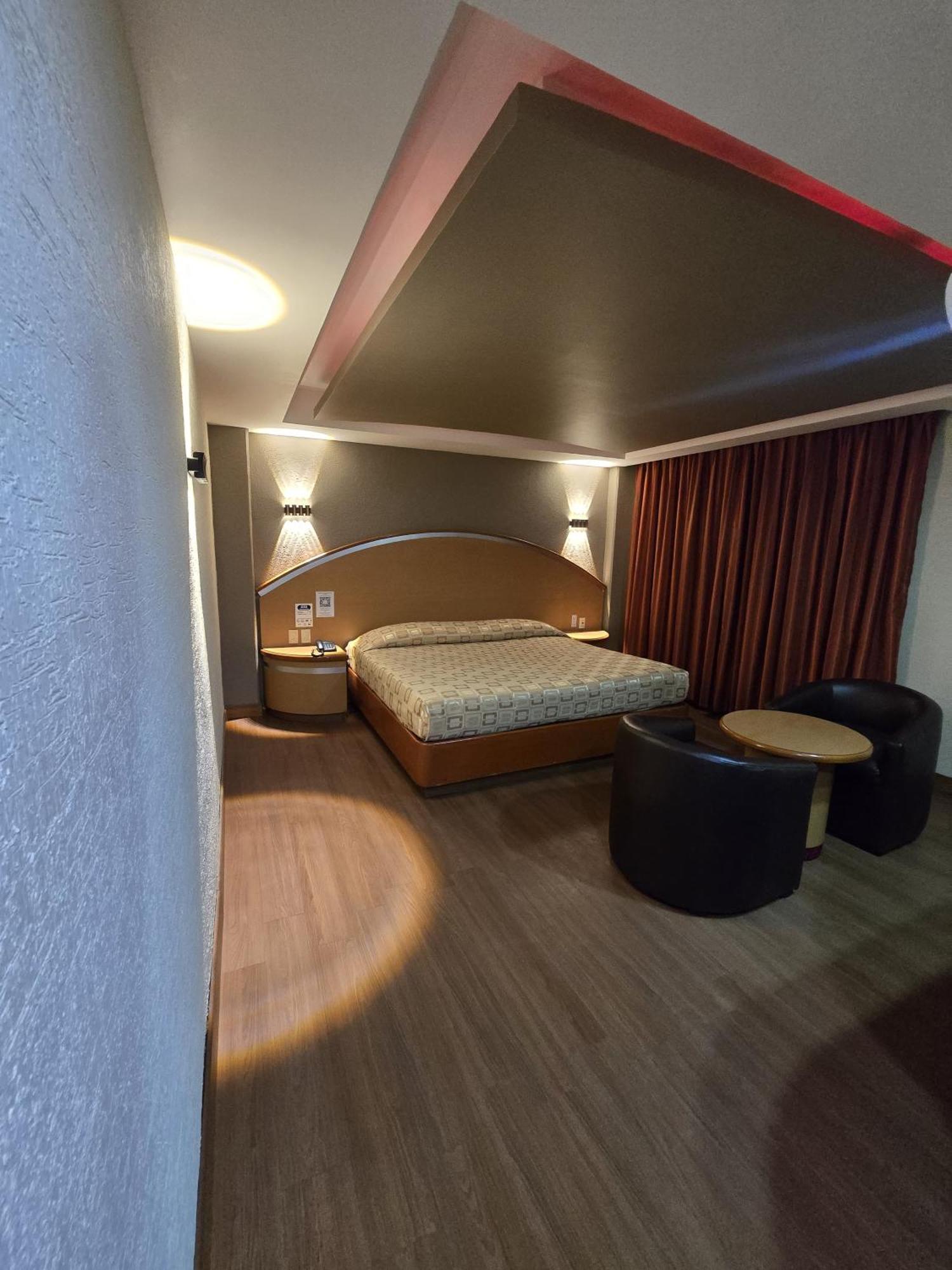 Hotel Y Villas Gran Via 멕시코 시 외부 사진