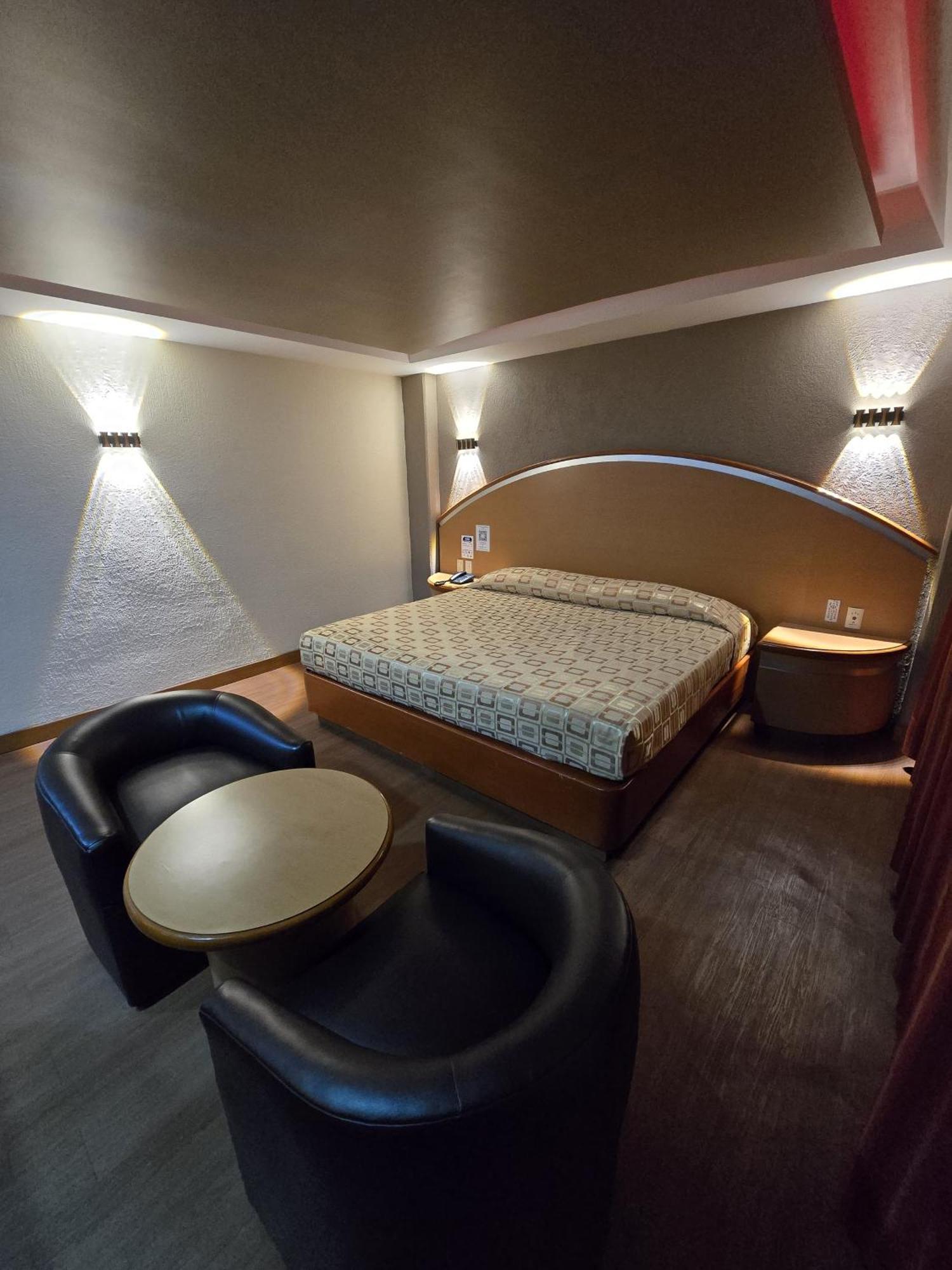 Hotel Y Villas Gran Via 멕시코 시 외부 사진